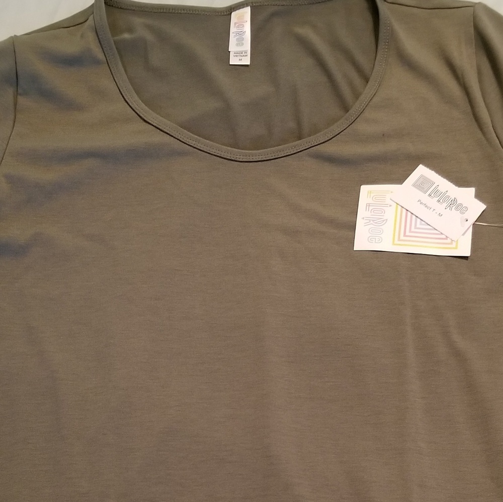 Perfect T Lularoe - Picture 3 of 3